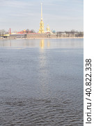 Russia, St. Petersburg, 01,06,2011 View of the Peter and Paul Fortress across the Neva River (2010 год). Редакционное фото, фотограф Анна Кривицкая / Фотобанк Лори