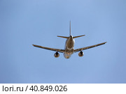 Take-off of the Sukhoi superjet 100-95B flight number RA-89010 of Iraero airlines. View from the ground (2020 год). Редакционное фото, фотограф Сергей Сергеев / Фотобанк Лори