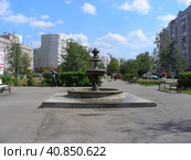 Фонтан в парке. Жулебинский бульвар. Район Выхино-Жулебино. Город Москва (2011 год). Редакционное фото, фотограф lana1501 / Фотобанк Лори