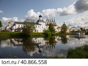Churches and the bell tower of the Tikhvin Monastery (2023 год). Стоковое фото, фотограф Юлия Бабкина / Фотобанк Лори