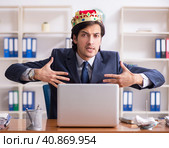 Young king businessman working in the office. Стоковое фото, фотограф Elnur / Фотобанк Лори