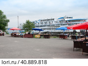 Myshkin, Yaroslavl Region, Russia, August 01, 2013. Berth of the city of Myshkin. Редакционное фото, фотограф Сергей Долгов / Фотобанк Лори