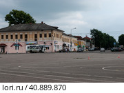 Uglich, Yaroslavl Region, Russia, August 1, 2013. Assumption Square. Редакционное фото, фотограф Сергей Долгов / Фотобанк Лори