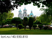 Городской пейзаж улицы города Гродно. ( Вид на Костел Святого Франциска Ксаверия) (2023 год). Стоковое фото, фотограф Максим Соколов / Фотобанк Лори