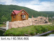 Этно-деревня на Озерновской Косе. Водопад. Петропавловск-Камчатский. Россия июль 2023. Редакционное фото, фотограф Владимир Макеев / Фотобанк Лори