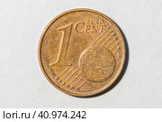 Монета одного евроцента 2007 года - лицевая сторона. Стоковое фото, фотограф Илья Старков / Фотобанк Лори