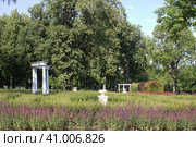 Парк усадьбы Кривякино. Воскресенск, Московская область (2023 год). Редакционное фото, фотограф Елена Орлова / Фотобанк Лори