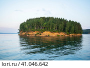 Остров в Иркутском водохранилище. Стоковое фото, фотограф Маргарита Романова / Фотобанк Лори