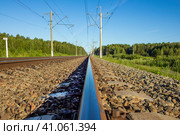 Железнодорожный рельс. Стоковое фото, фотограф Илья Юрукин / Фотобанк Лори
