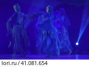 Teenage dance group performs Georgian folk dance 2022. Редакционное фото, фотограф Анна Кривицкая / Фотобанк Лори