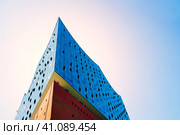 Hamburg, Germany - May 17, 2018: Elbphilharmonie in hafencity district, Hamburg, Germany. Редакционное фото, фотограф Igor Tichonow / Фотобанк Лори