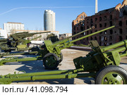 Волгоград, Музей - панорама Сталинградская битва, Россия. Военная техника, артиллерия, 57мм противотанковая пушка ЗИС-2. (2020 год). Редакционное фото, фотограф Андрей Цыганков / Фотобанк Лори