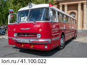 Ретро автобус Икарус 55.14 Люкс на международном транспортном фестиваль SPbTransportFest-2023. Санкт-Петербург. Редакционное фото, фотограф Виктор Карасев / Фотобанк Лори