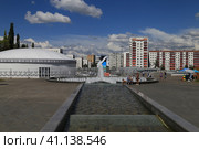 Фонтан на площади Салавата Юлаева, г.Уфа (2023 год). Стоковое фото, фотограф Римма Тельнова / Фотобанк Лори
