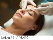 Girl on the procedure of injections of Botox. Стоковое AI-изображение, AI-художник Поликарпов Владимир Владимирович / Фотобанк Лори