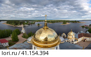 Тверская область. Монастырь Нило-Столобенская (Нилова) пустынь. Вид на озеро Селигер со смотровой площадки (2023 год). Редакционное фото, фотограф Литвяк Игорь / Фотобанк Лори
