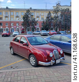 Японский автомобиль Mitsuoka Viewt красного цвета (2023 год). Редакционное фото, фотограф Цибаев Алексей / Фотобанк Лори