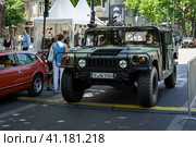 BERLIN - JUNE 18, 2022: Military light utility vehicle Humvee. Classic Days Berlin. Редакционное фото, фотограф Sergey Kohl / Фотобанк Лори
