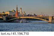 Большой каменный мост. Редакционное фото, фотограф Ян Катасонов / Фотобанк Лори