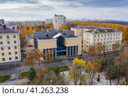 Город Уфа: Черниковка, Технопарк, 11 корпус УГНТУ. Вид с воздуха. Ufa city: Chernikovka, Technopark, 11 building of USPTU. Aerial view. (2022 год). Стоковое фото, фотограф Евгений Романов / Фотобанк Лори