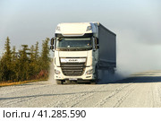 DAF XF (2023 год). Редакционное фото, фотограф Art Konovalov / Фотобанк Лори