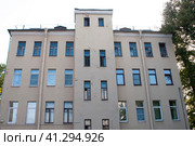 Жилой дом для лам и паломников, архитектор Г. Барановский, 1909–1919 годы. (2023 год). Редакционное фото, фотограф Татьяна Шикова / Фотобанк Лори