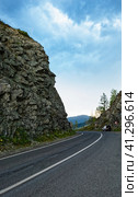 Перевал Чике-Таман. Горный Алтай (2023 год). Редакционное фото, фотограф Макаров Алексей / Фотобанк Лори