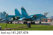 Советский и российский многофункциональный сверхзвуковой истребитель-бомбардировщик Сухой Су-34 Fullback с собственным именем Олег Пешков на авиасалоне МАКС-2019 в Жуковском, Россия, вид справа-сзади. Редакционное фото, фотограф Малышев Андрей / Фотобанк Лори