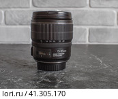 Lens with a focal length of 15-85mm F3, 5-5, 6 for the EF-S bayonet. Стоковое фото, фотограф Воловодов Владимир / Фотобанк Лори
