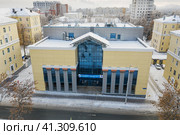 Город Уфа: Черниковка, Технопарк, 11 корпус УГНТУ. Вид с воздуха. Ufa city: Chernikovka, Technopark, 11 building of USPTU. Aerial view. (2022 год). Стоковое фото, фотограф Евгений Романов / Фотобанк Лори