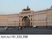 Дворцовая площадь (2023 год). Редакционное фото, фотограф Ольга Бутхудзе / Фотобанк Лори