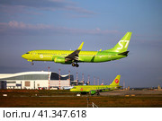 Крым, самолёт, взлёт, посадка, аэропорт, лётное поле (2021 год). Редакционное фото, фотограф Андрей Макаренко / Фотобанк Лори