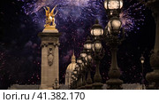 Celebratory colorful fireworks over the Lamp posts on Alexander III Bridge ( 4K, time lapse, with zoom). Paris, France. This arch bridge is one of the most beautiful river crossings in the world (2023 год). Стоковое видео, видеограф Владимир Журавлев / Фотобанк Лори