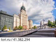 Высотка на Красных Воротах, Садовая-Спасская улица, Москва (2023 год). Редакционное фото, фотограф Baturina Yuliya / Фотобанк Лори