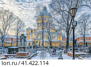 Saint Petersburg, Russia, January 9, 2016. The Nikolskoye (St. Nicholas) cemetery and the Trinity cathedral of the Alexander Nevsky lavra. Редакционное фото, фотограф Григорий Евдокимов / Фотобанк Лори