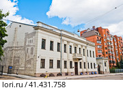 Особняк купца И.Н. Дёмина. Улица Казакова, дом 23, строение 1. Москва (2023 год). Редакционное фото, фотограф E. O. / Фотобанк Лори