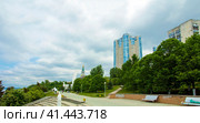 SAMARA, RUSSIA - MAY 21: Day view of the apartment complex Ladya, May 21 2016, Samara. The complex is located in the heart of the city of Samara on the Volga river. Стоковое фото, фотограф Андрей Аркуша / Фотобанк Лори