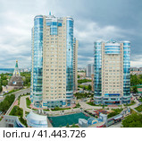 SAMARA, RUSSIA - MAY 21: Day view of the apartment complex Ladya, May 21 2016, Samara. The complex is located in the heart of the city of Samara on the Volga river. Стоковое фото, фотограф Андрей Аркуша / Фотобанк Лори