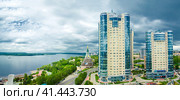 SAMARA, RUSSIA - MAY 21: Day view of the apartment complex Ladya, May 21 2016, Samara. The complex is located in the heart of the city of Samara on the Volga river. Стоковое фото, фотограф Андрей Аркуша / Фотобанк Лори