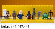 RUSSIA, SAMARA, FEBRUARY 15, 2020 - Lego Minifigures. Star Wars characters, inhabitants of the planet Tatooine. Редакционное фото, фотограф Андрей Аркуша / Фотобанк Лори
