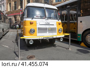 Старый автобус Robur LO 3000 производства ГДР на  Международном транспортном фестивале SPbTransportFest-2023. Санкт-Петербург. Редакционное фото, фотограф Виктор Карасев / Фотобанк Лори