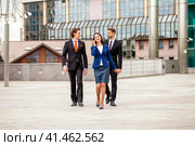 Business people outside office. Стоковое фото, фотограф Андрей Аркуша / Фотобанк Лори