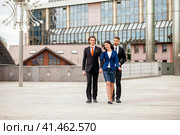 Business people outside office. Стоковое фото, фотограф Андрей Аркуша / Фотобанк Лори