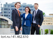 Business people outside office. Стоковое фото, фотограф Андрей Аркуша / Фотобанк Лори