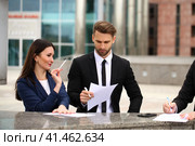 Business people sign a contract. Стоковое фото, фотограф Андрей Аркуша / Фотобанк Лори