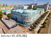 Вид с высоты на дом Севастьянова в Екатеринбурге (аэросъемка) (2022 год). Редакционное фото, фотограф Владислав Самошкин / Фотобанк Лори