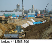 Construction of gas pipeline on the ground. Стоковое фото, фотограф Леонид Еремейчук / Фотобанк Лори