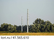 Assembly and installation of new support a power line. Стоковое фото, фотограф Леонид Еремейчук / Фотобанк Лори