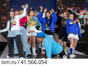 Показ одежды из коллекции VK Store в рамках фестиваля детской моды KIDS FASHION WEEK в "Центральном детском магазине на Лубянке" (ЦДМ) в центре города Москвы, Россия (2023 год). Редакционное фото, фотограф Николай Винокуров / Фотобанк Лори