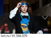 Показ одежды из коллекции VK Store в рамках фестиваля детской моды KIDS FASHION WEEK в "Центральном детском магазине на Лубянке" (ЦДМ) в центре города Москвы, Россия (2023 год). Редакционное фото, фотограф Николай Винокуров / Фотобанк Лори
